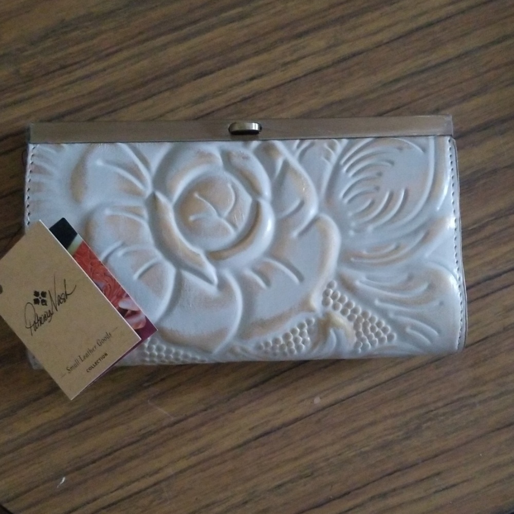 NWT Patricia Nash wallet